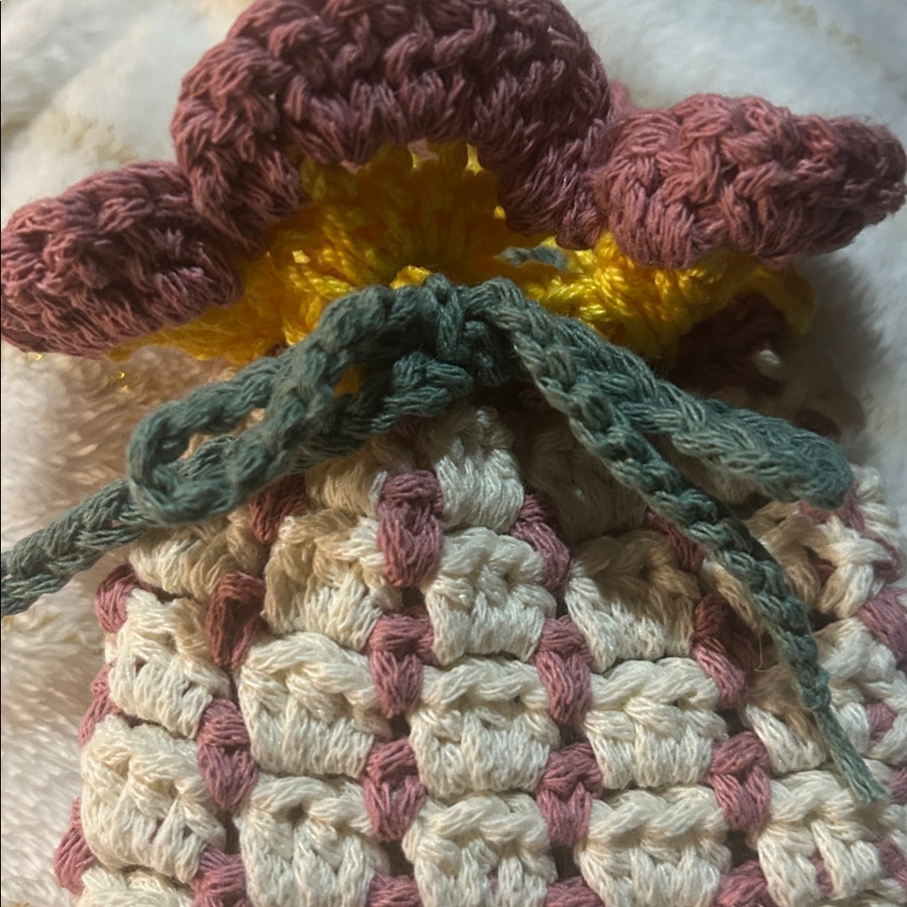 Crochet SoapSaver Bag with Floral Accent - Picture 3 of 4